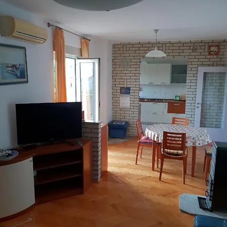 아파트 Apartman Devcic